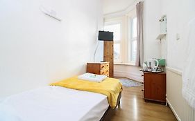 Pebbles Guest House Room 17